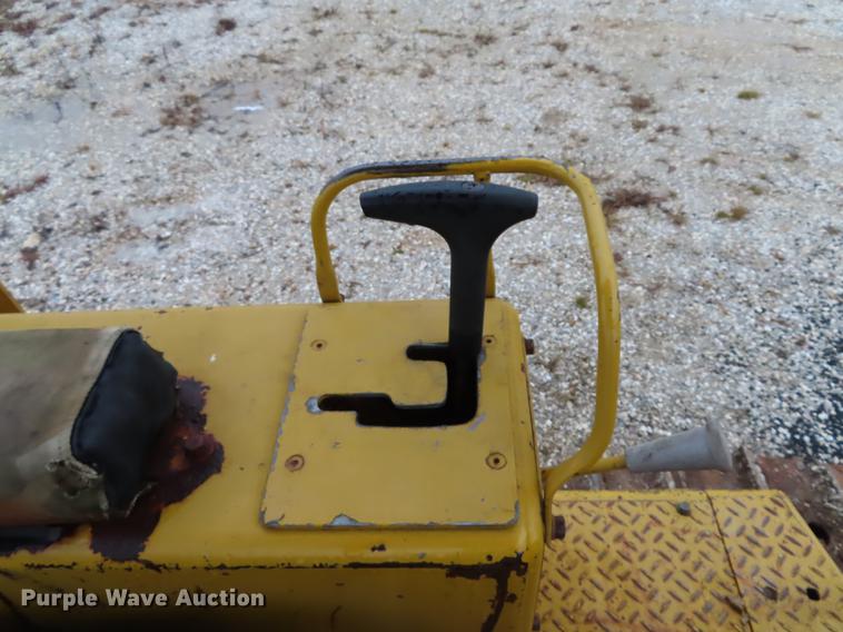 image for item DF1322 Caterpillar D3 dozer