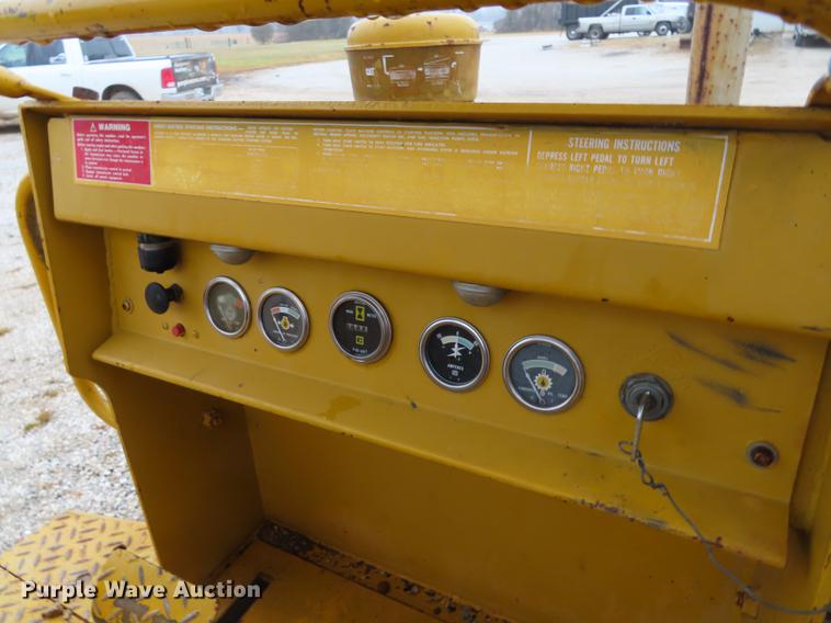 image for item DF1322 Caterpillar D3 dozer