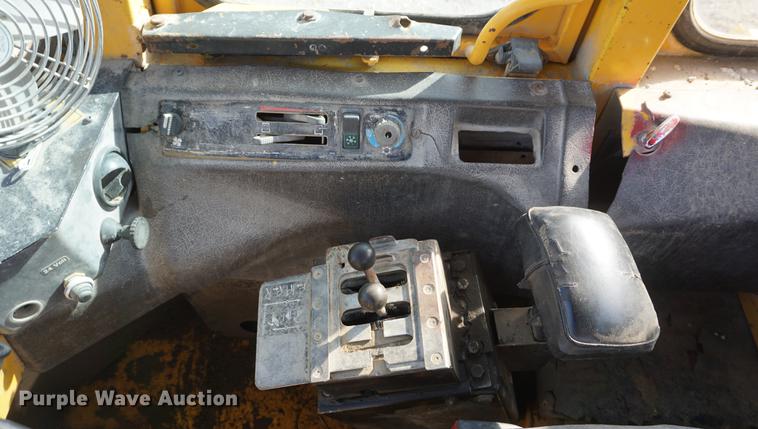 image for item DF1541 1989 Michigan L70 wheel loader