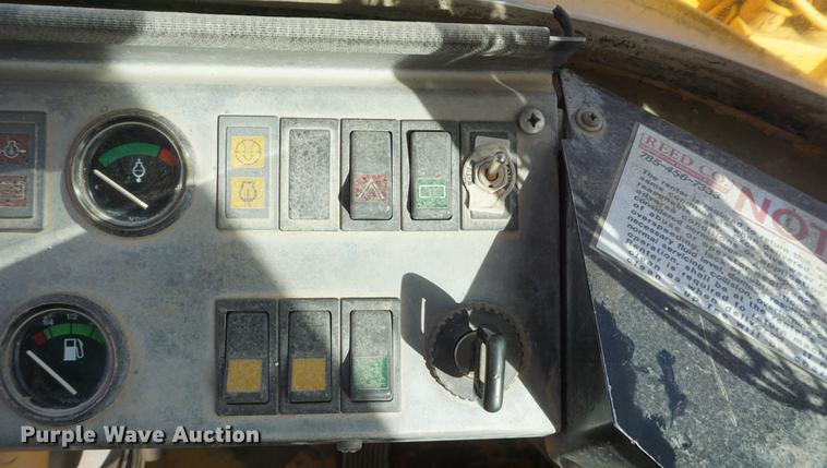 image for item DF1541 1989 Michigan L70 wheel loader