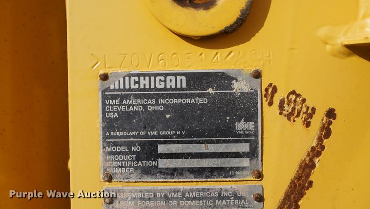 image for item DF1541 1989 Michigan L70 wheel loader