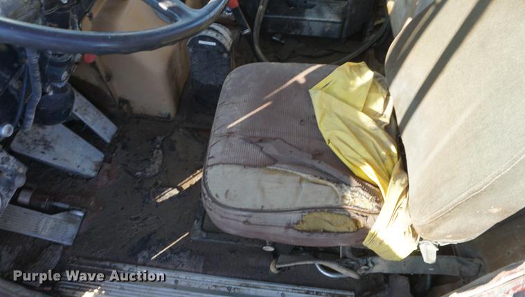 image for item DF1653 1985 International Paystar 5000 truck cab and chassis