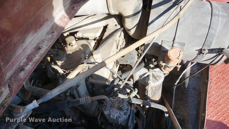 image for item DF1653 1985 International Paystar 5000 truck cab and chassis