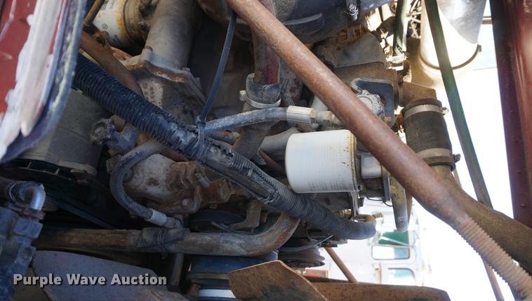 image for item DF1653 1985 International Paystar 5000 truck cab and chassis