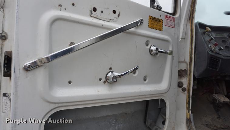 image for item DF1656 1990 Ford L7000 dump flatbed truck