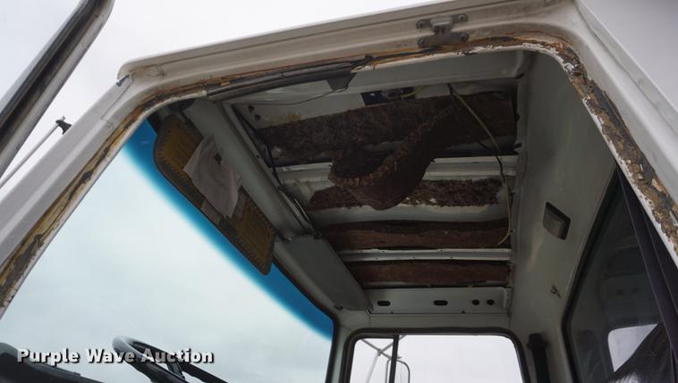 image for item DF1656 1990 Ford L7000 dump flatbed truck