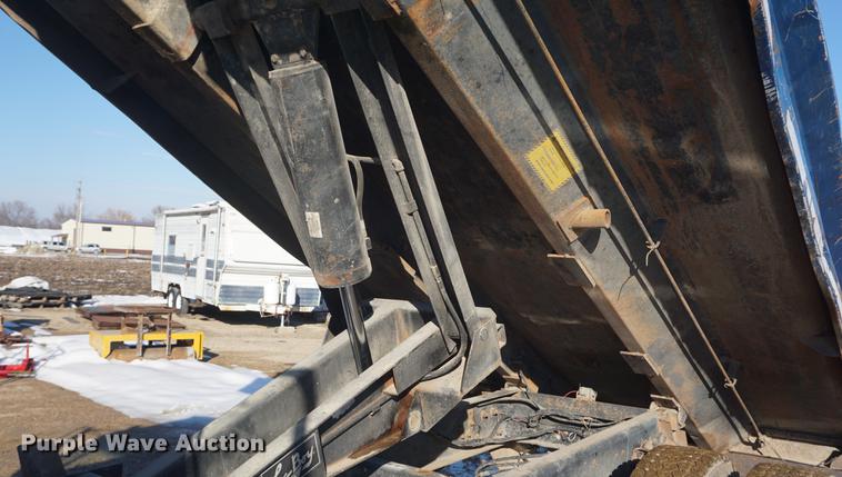 image for item DF1656 1990 Ford L7000 dump flatbed truck