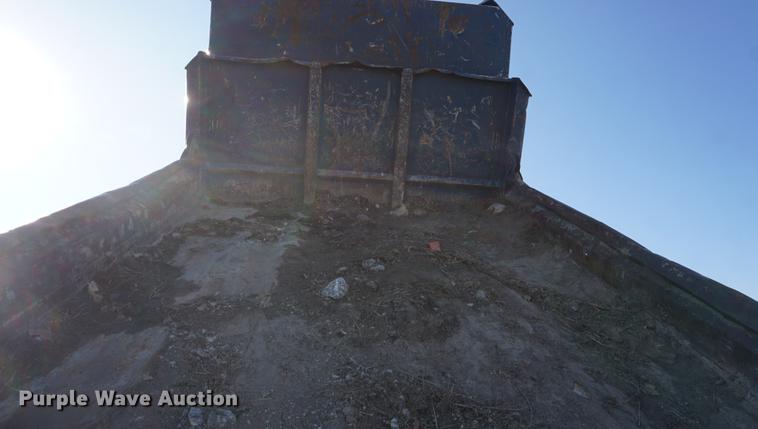 image for item DF1656 1990 Ford L7000 dump flatbed truck