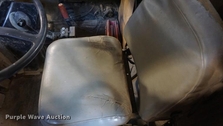 image for item DF1664 1985 International Paystar 5000 truck cab and chassis