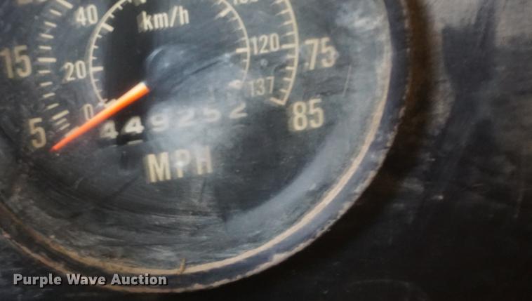 image for item DF1664 1985 International Paystar 5000 truck cab and chassis