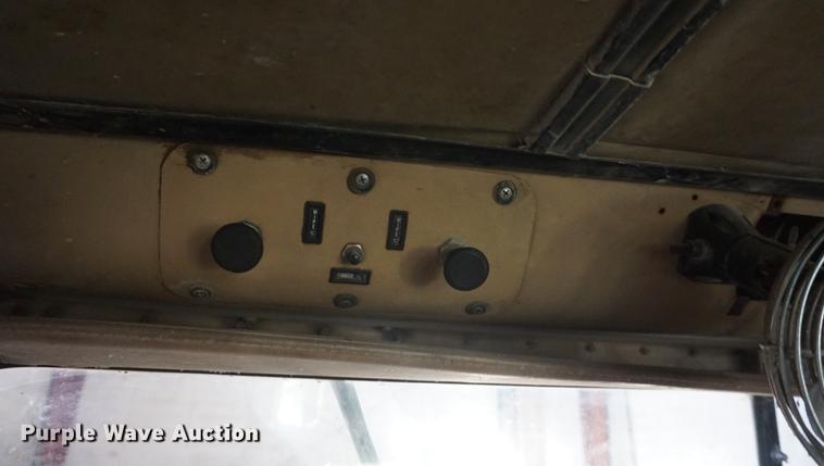 image for item DF1664 1985 International Paystar 5000 truck cab and chassis