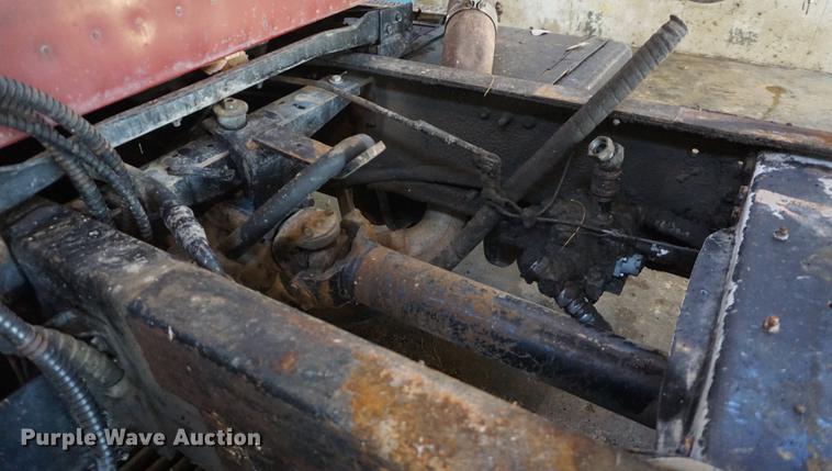 image for item DF1664 1985 International Paystar 5000 truck cab and chassis