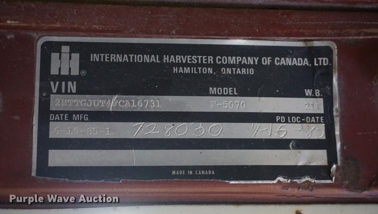 image for item DF1664 1985 International Paystar 5000 truck cab and chassis