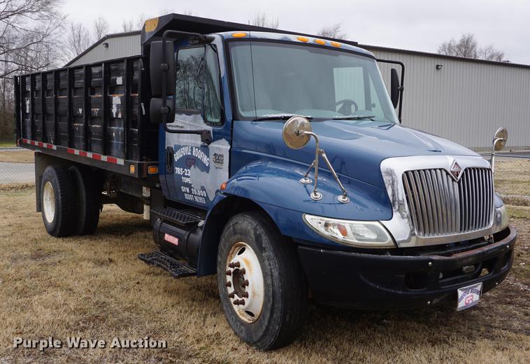 image for item DF1669 2003 International 4300 dump truck