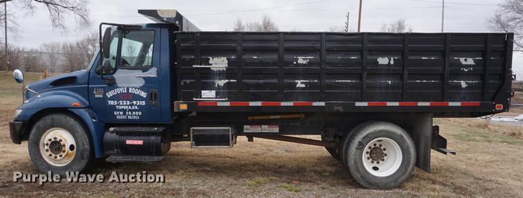image for item DF1669 2003 International 4300 dump truck