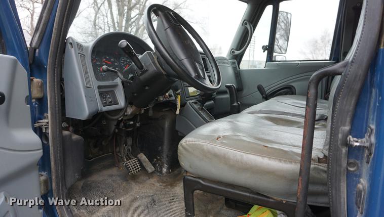 image for item DF1669 2003 International 4300 dump truck