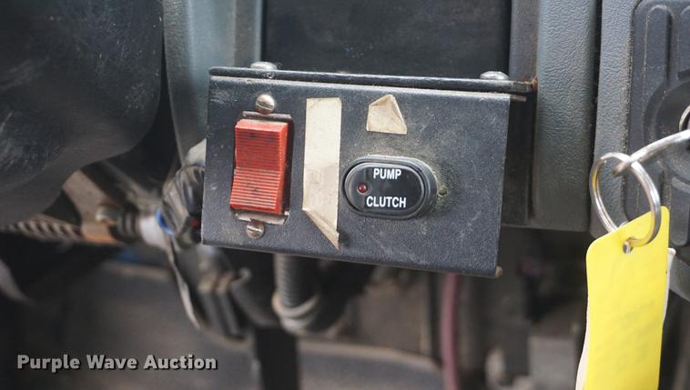 image for item DF1669 2003 International 4300 dump truck