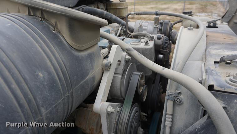 image for item DF1669 2003 International 4300 dump truck