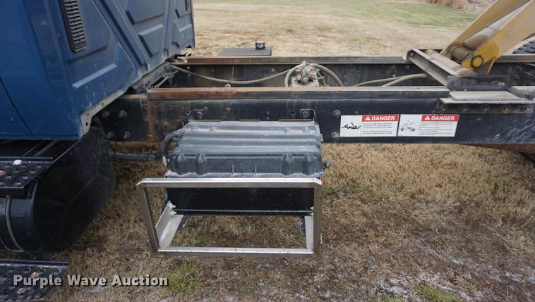 image for item DF1669 2003 International 4300 dump truck