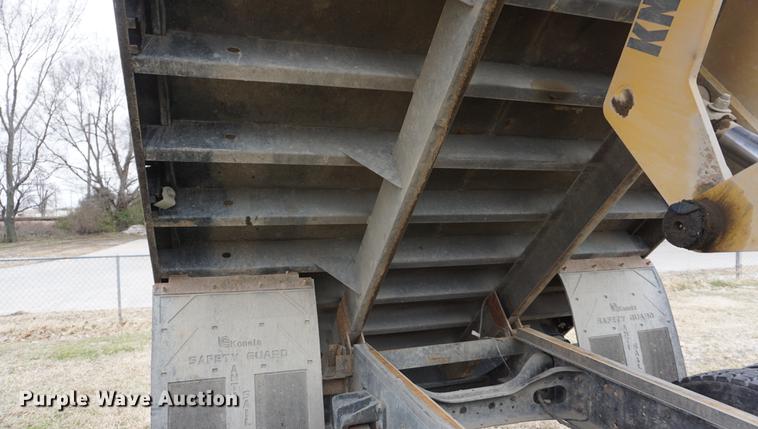 image for item DF1669 2003 International 4300 dump truck