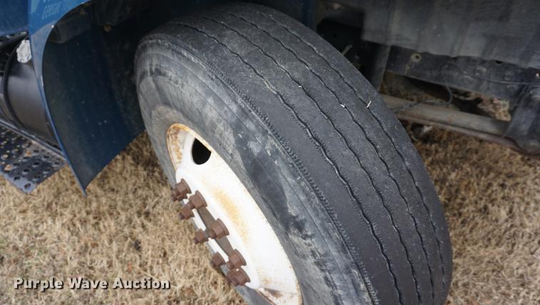 image for item DF1669 2003 International 4300 dump truck