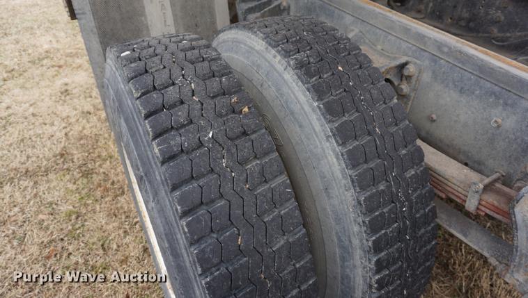 image for item DF1669 2003 International 4300 dump truck