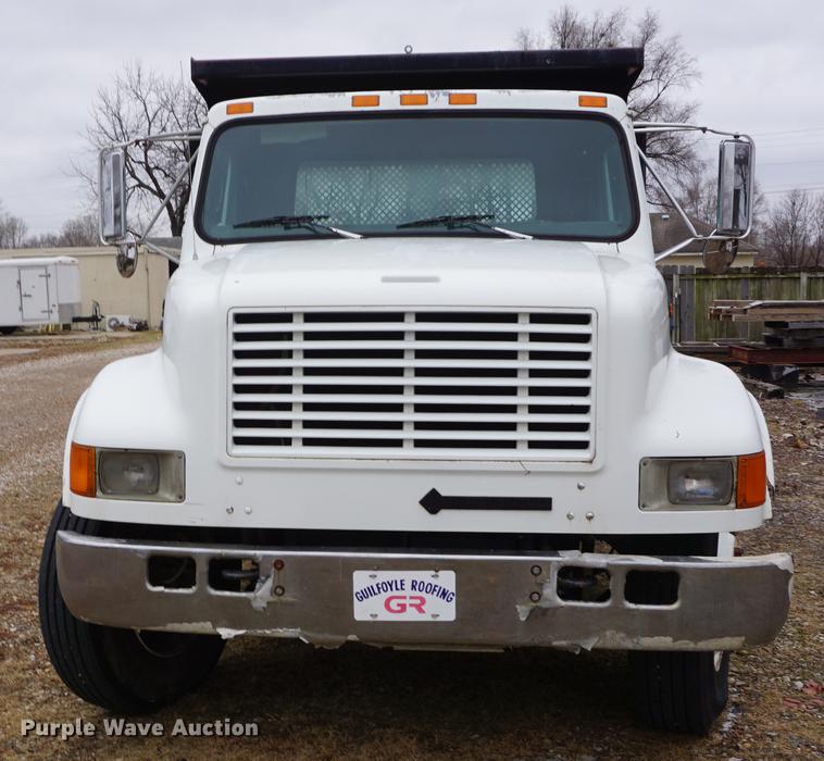 image for item DF1670 1995 International 4900 scissor lift truck