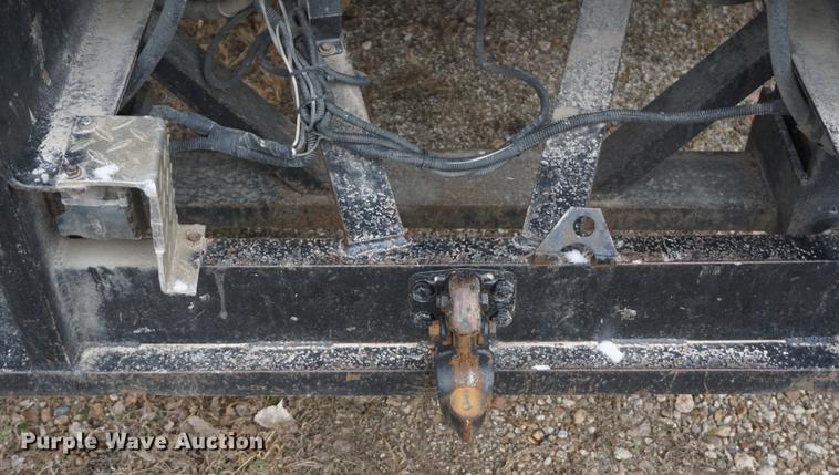 image for item DF1670 1995 International 4900 scissor lift truck