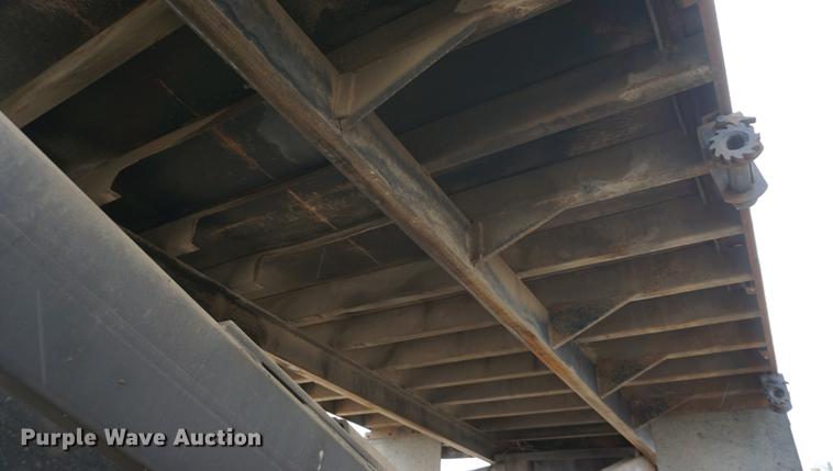 image for item DF1670 1995 International 4900 scissor lift truck