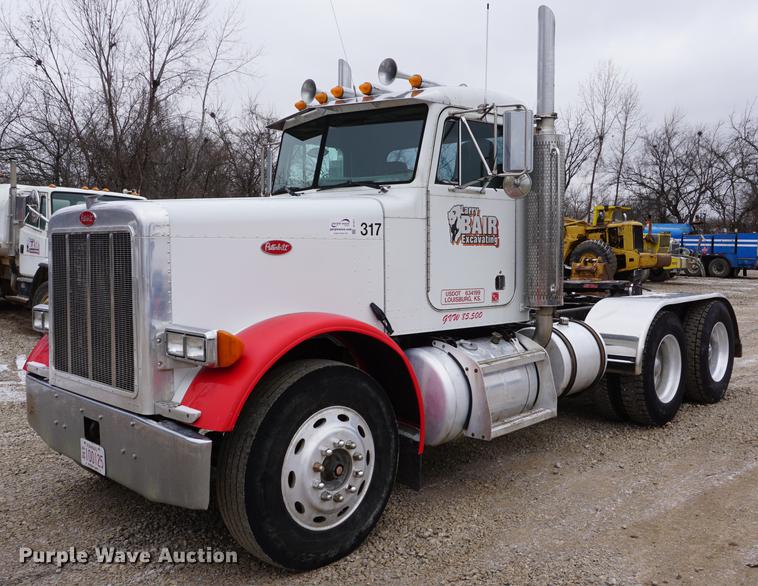 image for item DF1671 1997 Peterbilt 379 semi truck