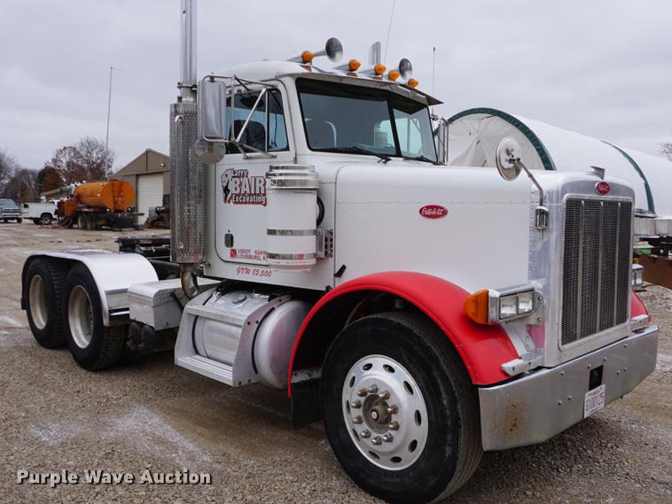 image for item DF1671 1997 Peterbilt 379 semi truck