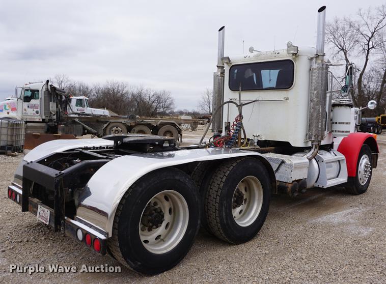 image for item DF1671 1997 Peterbilt 379 semi truck