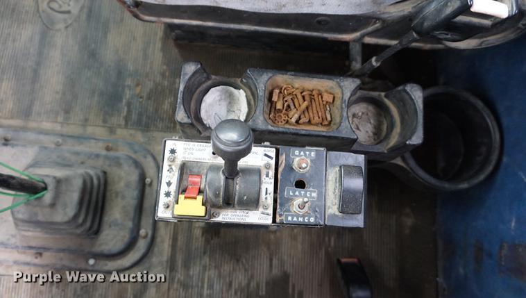 image for item DF1671 1997 Peterbilt 379 semi truck