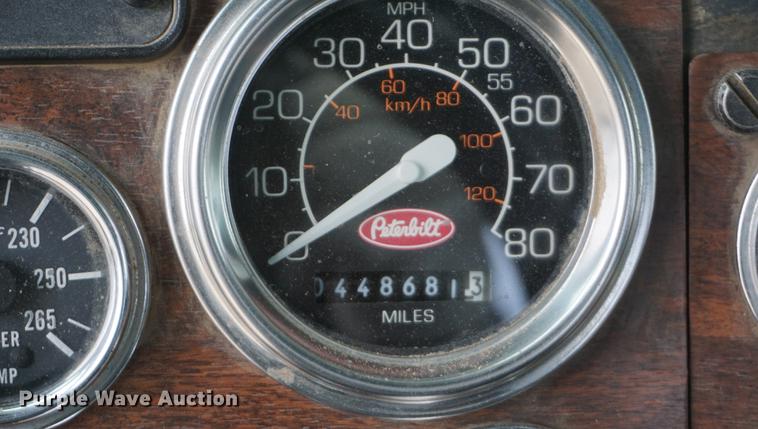 image for item DF1671 1997 Peterbilt 379 semi truck