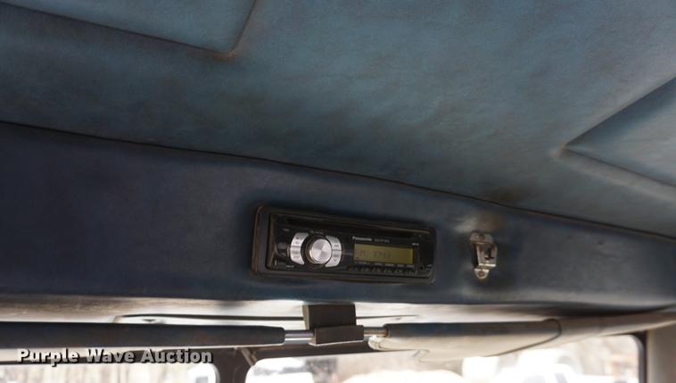 image for item DF1671 1997 Peterbilt 379 semi truck