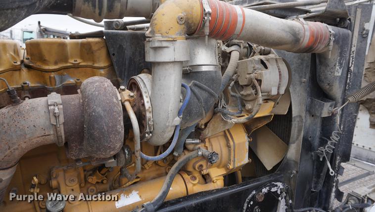 image for item DF1671 1997 Peterbilt 379 semi truck