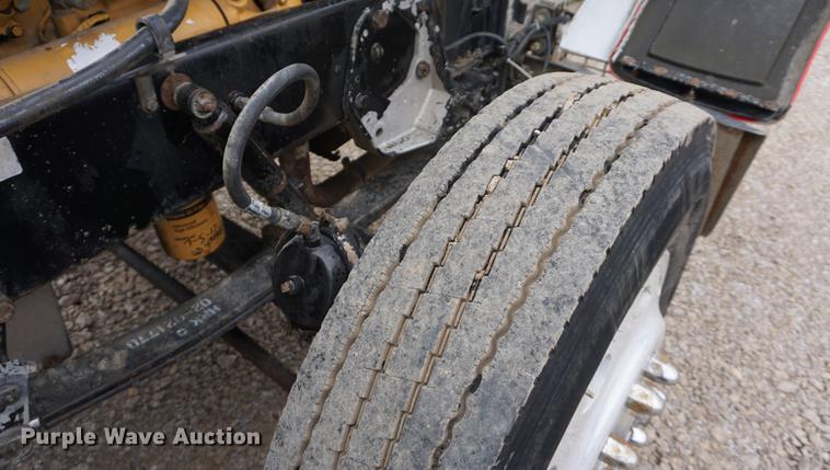 image for item DF1671 1997 Peterbilt 379 semi truck