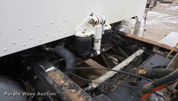 image for item DF1671 1997 Peterbilt 379 semi truck