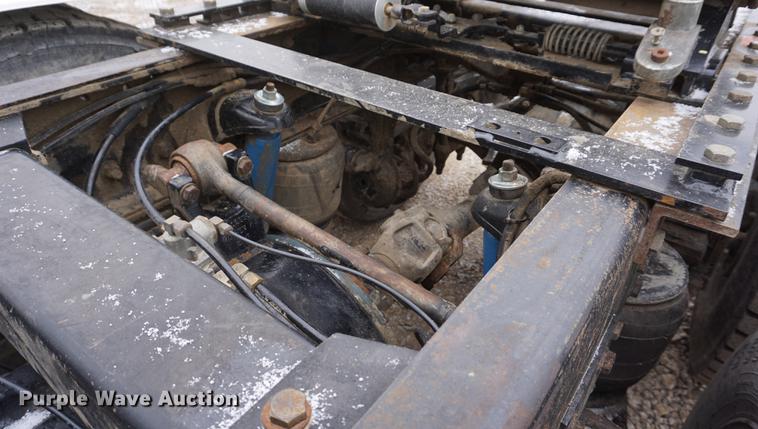 image for item DF1671 1997 Peterbilt 379 semi truck