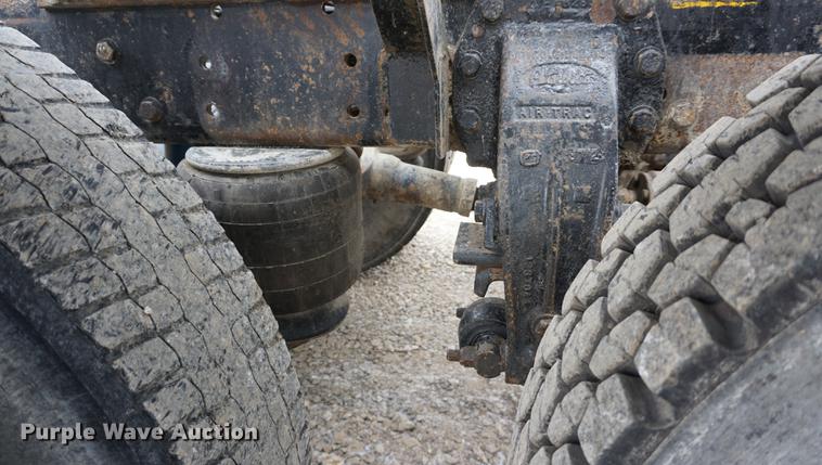 image for item DF1671 1997 Peterbilt 379 semi truck