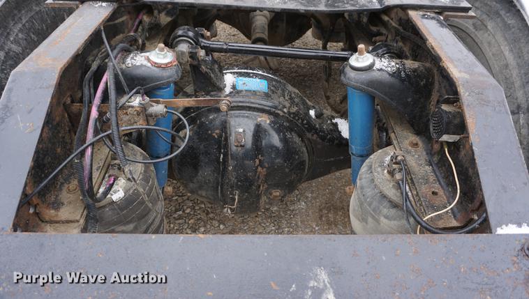 image for item DF1671 1997 Peterbilt 379 semi truck