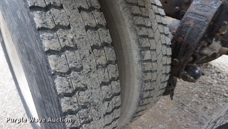 image for item DF1671 1997 Peterbilt 379 semi truck