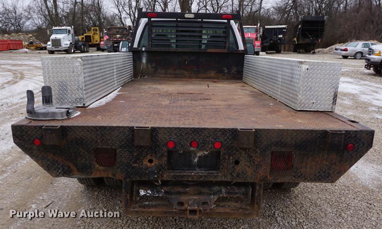 image for item DF1673 2000 Ford F350 Super Duty flatbed pickup truck