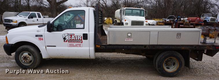 image for item DF1673 2000 Ford F350 Super Duty flatbed pickup truck