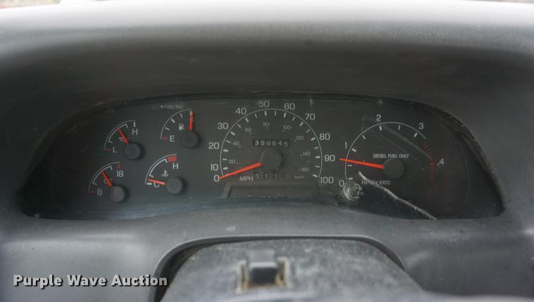 image for item DF1673 2000 Ford F350 Super Duty flatbed pickup truck