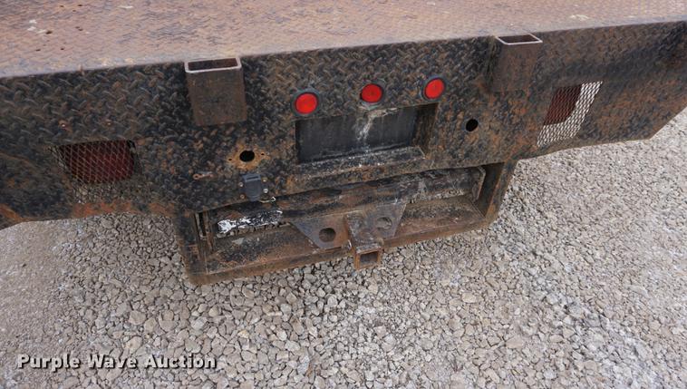 image for item DF1673 2000 Ford F350 Super Duty flatbed pickup truck