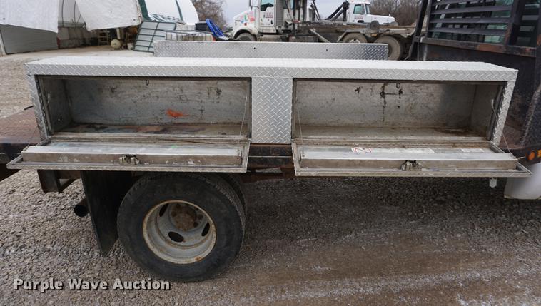 image for item DF1673 2000 Ford F350 Super Duty flatbed pickup truck