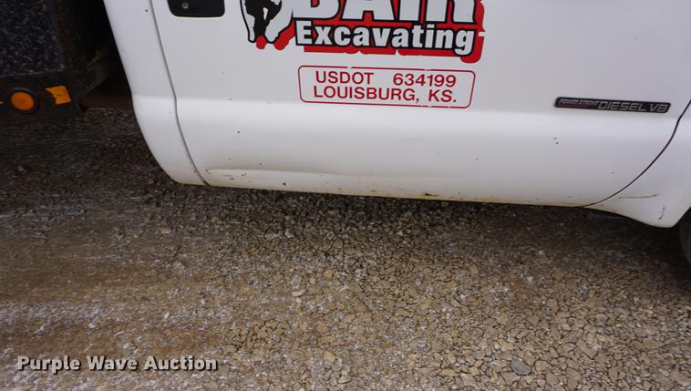 image for item DF1673 2000 Ford F350 Super Duty flatbed pickup truck