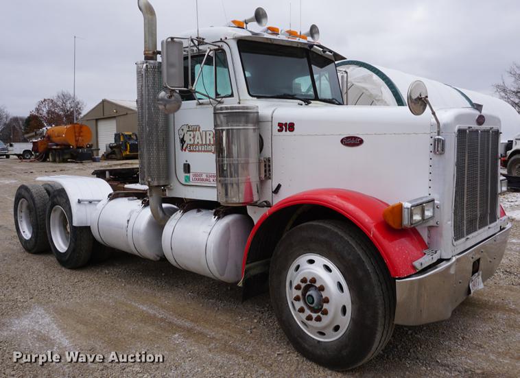 image for item DF1680 1993 Peterbilt 379 semi truck