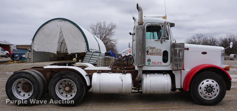 image for item DF1680 1993 Peterbilt 379 semi truck